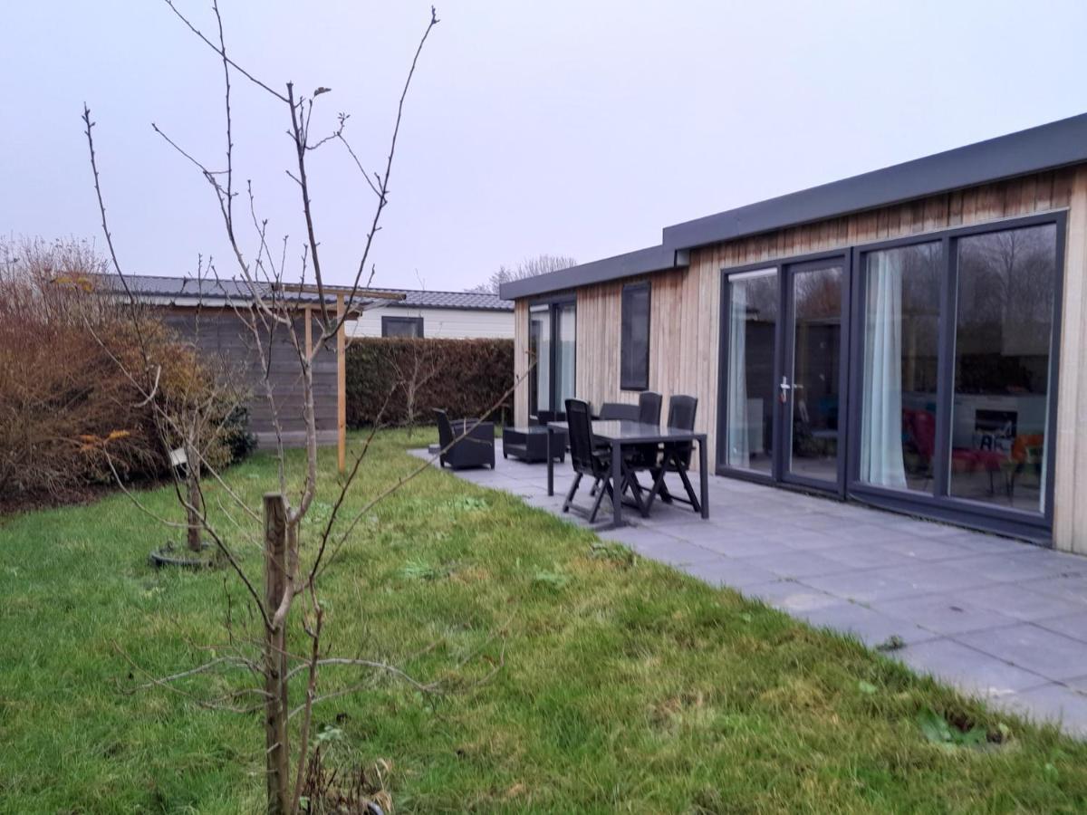 Luxe 5 Persoons Bungalow Op Rustig Vakantiepark Nabij Leeuwarden Dronrijp Dış mekan fotoğraf