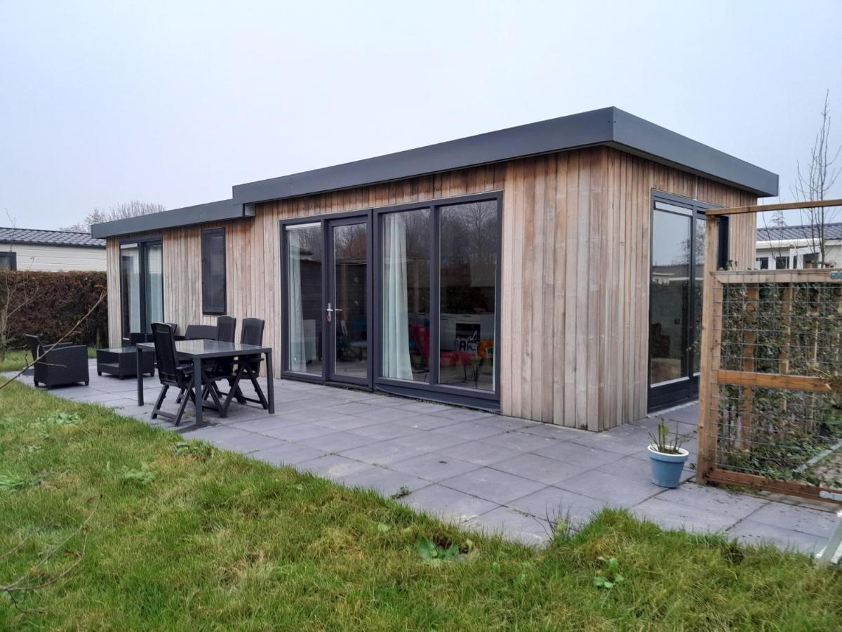 Luxe 5 Persoons Bungalow Op Rustig Vakantiepark Nabij Leeuwarden Dronrijp Dış mekan fotoğraf