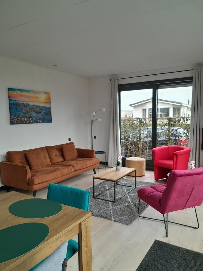 Luxe 5 Persoons Bungalow Op Rustig Vakantiepark Nabij Leeuwarden Dronrijp Dış mekan fotoğraf