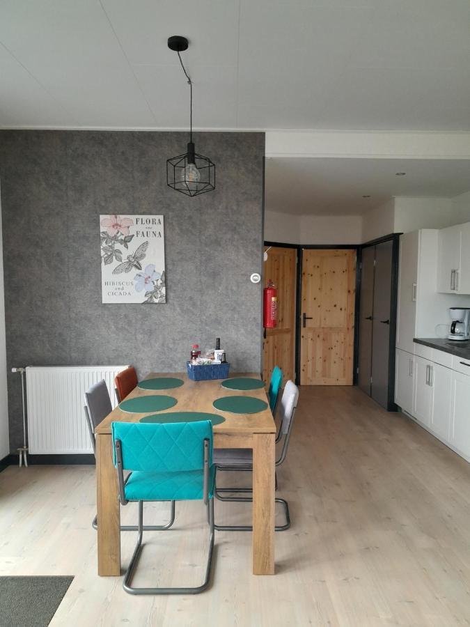 Luxe 5 Persoons Bungalow Op Rustig Vakantiepark Nabij Leeuwarden Dronrijp Dış mekan fotoğraf